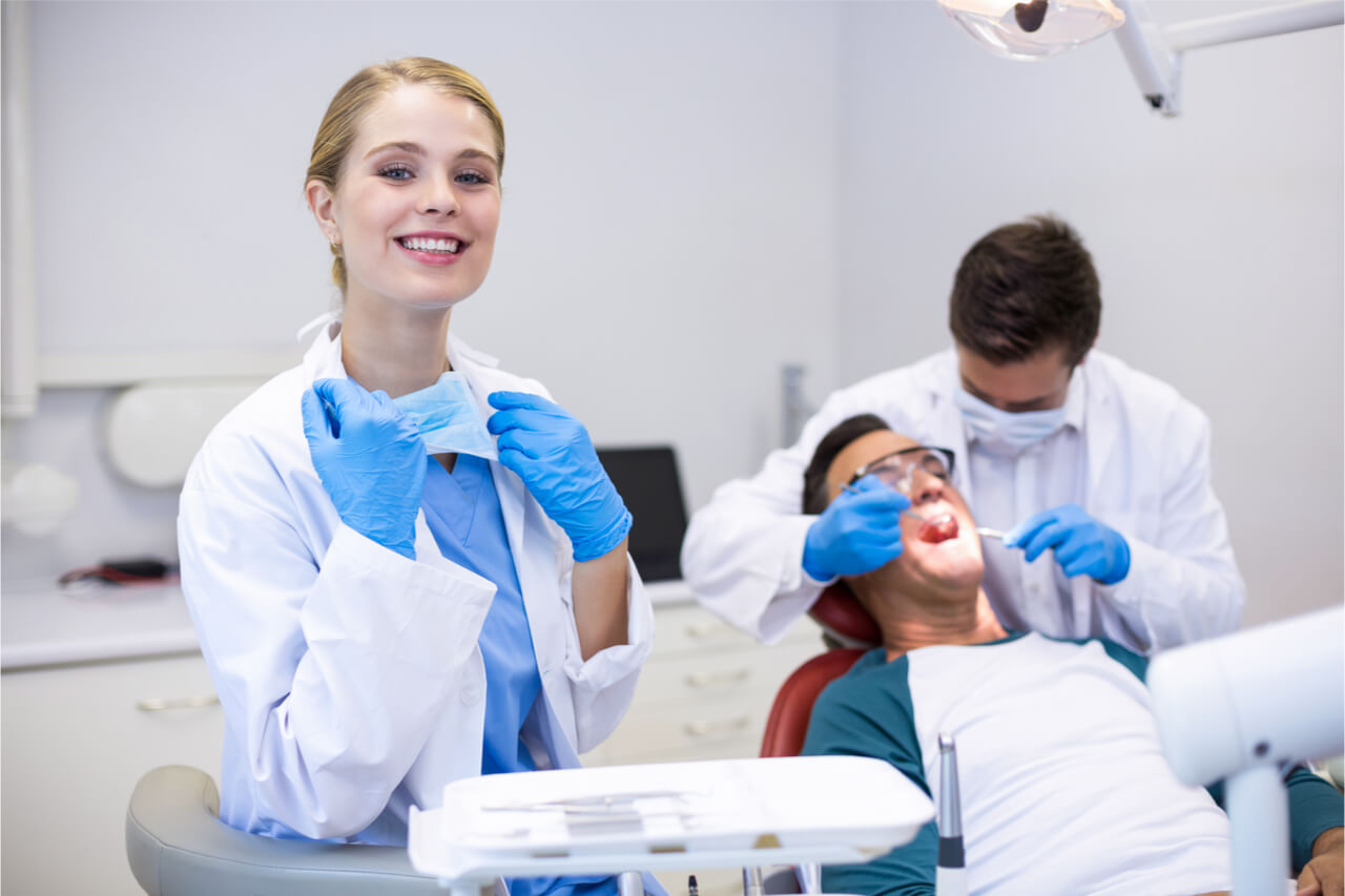 Dental Hygienist vs Dental Assistant: Different Dental Careers | AHCIPA